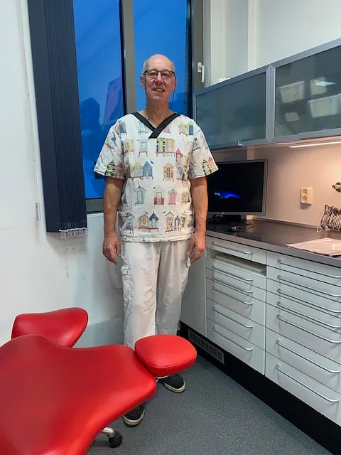 Peter på tannlegekontor